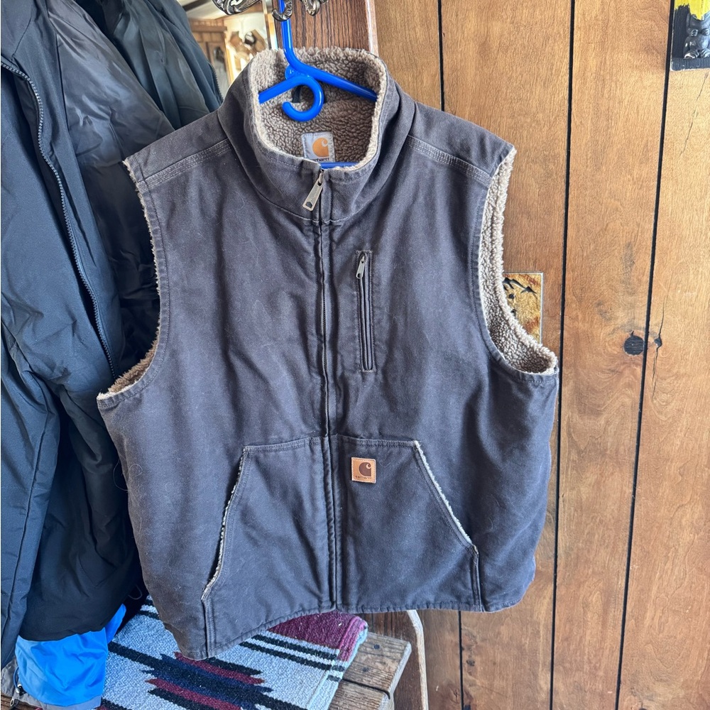 Carhartt very warm Carhartt vest make an offer